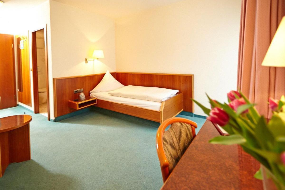 Hotel Sonne Бад-Хомбург-фор-дер-Хёэ Экстерьер фото